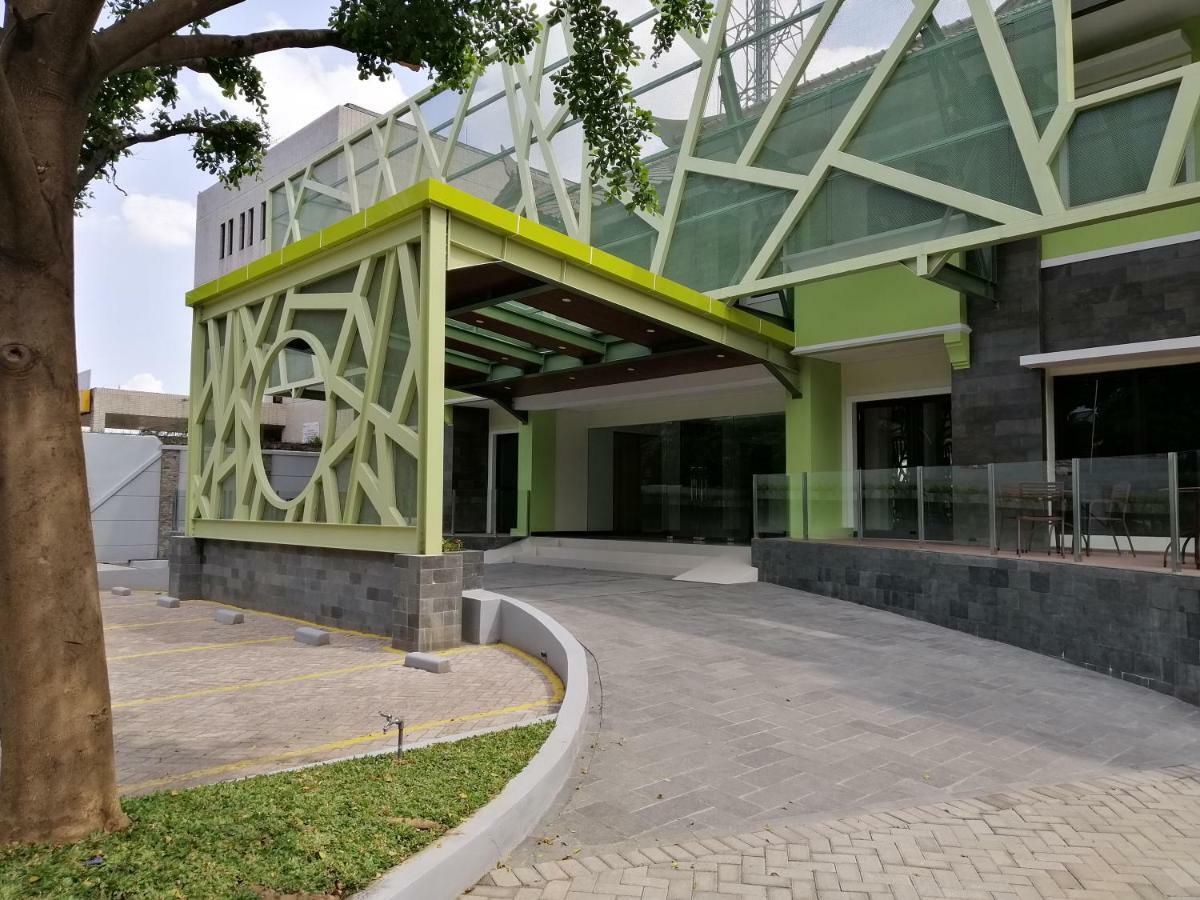 Arkeo Hotel Bandung Exterior photo