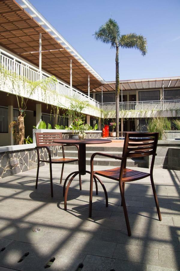 Arkeo Hotel Bandung Exterior photo
